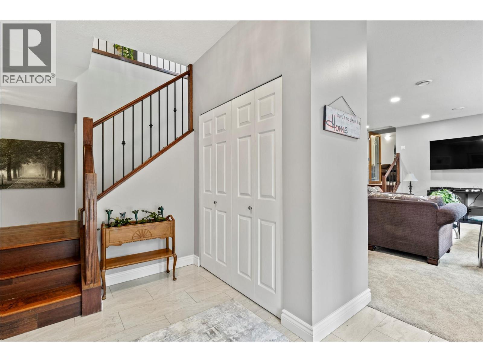 2746 Balmoral Road, Blind Bay, BC - Indoor Photo Showing Other Room