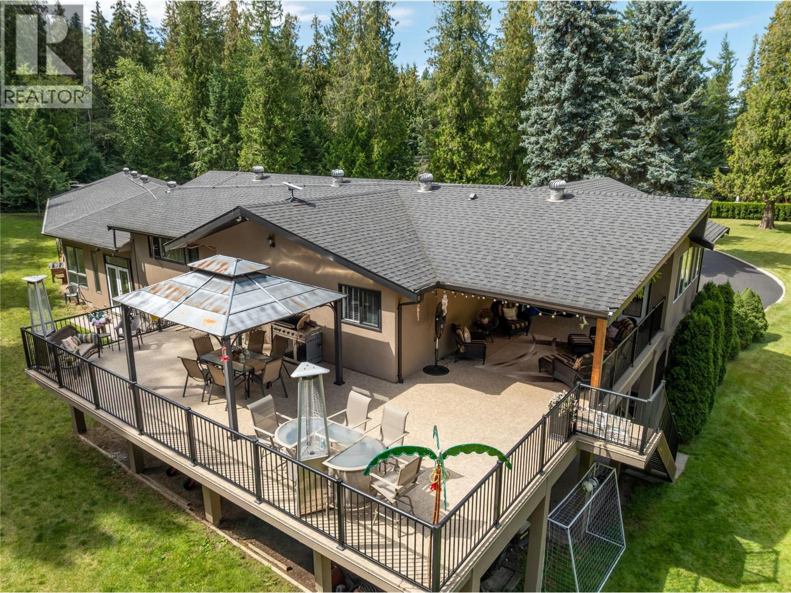 2746 Balmoral Road, Blind Bay, BC - Outdoor With Deck Patio Veranda
