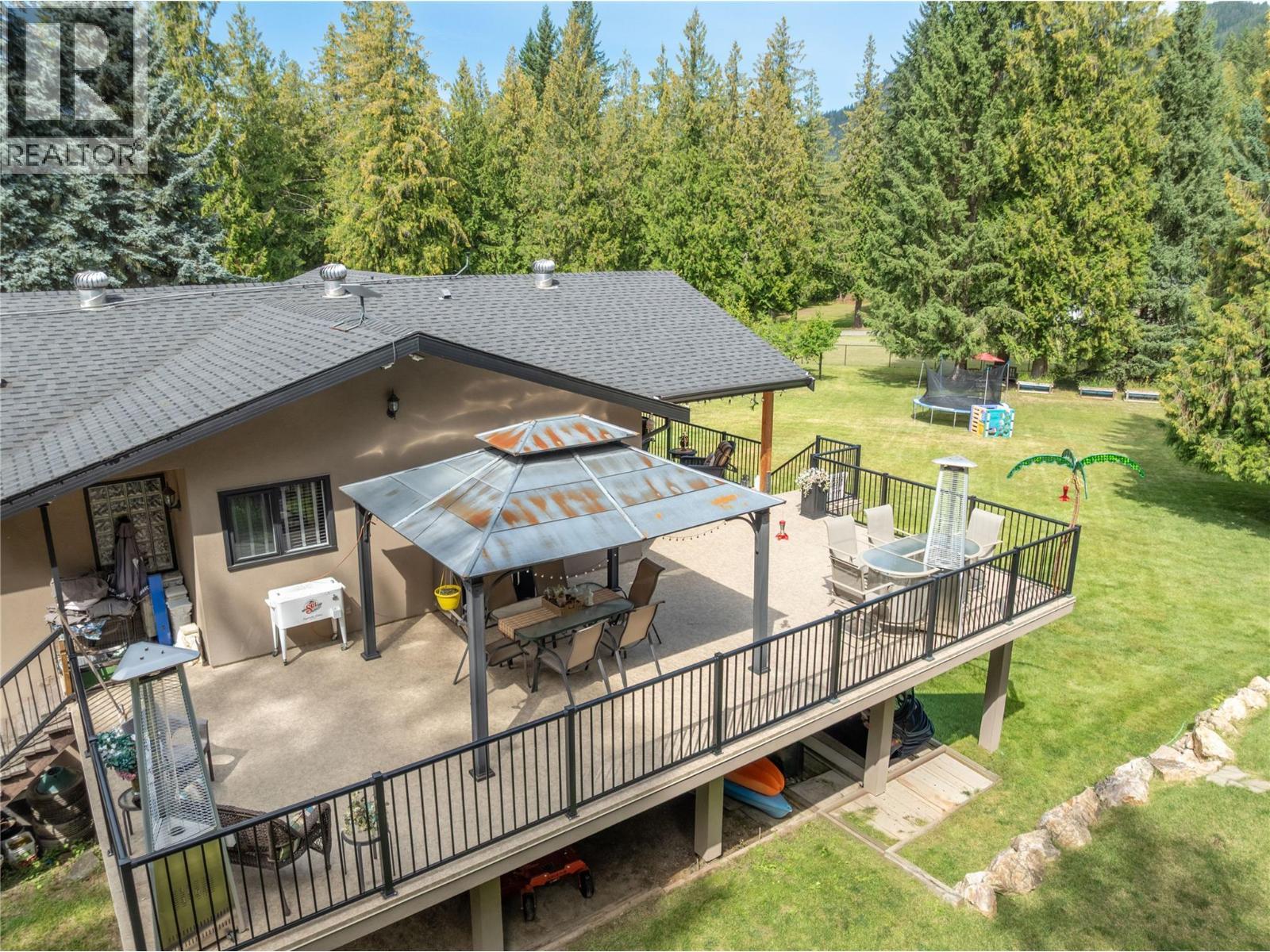 2746 Balmoral Road, Blind Bay, BC - Outdoor With Deck Patio Veranda