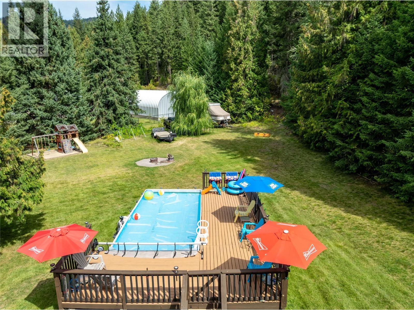 2746 Balmoral Road, Blind Bay, BC - Outdoor