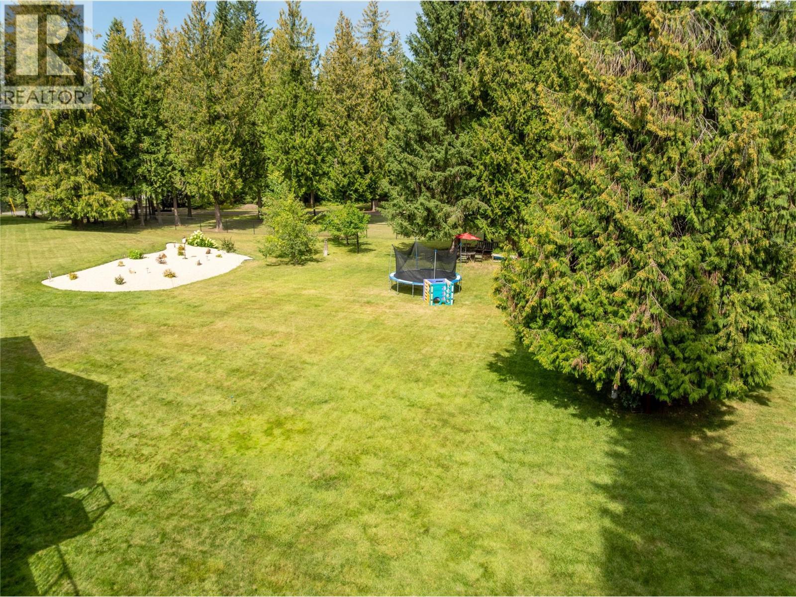 2746 Balmoral Road, Blind Bay, BC - Outdoor