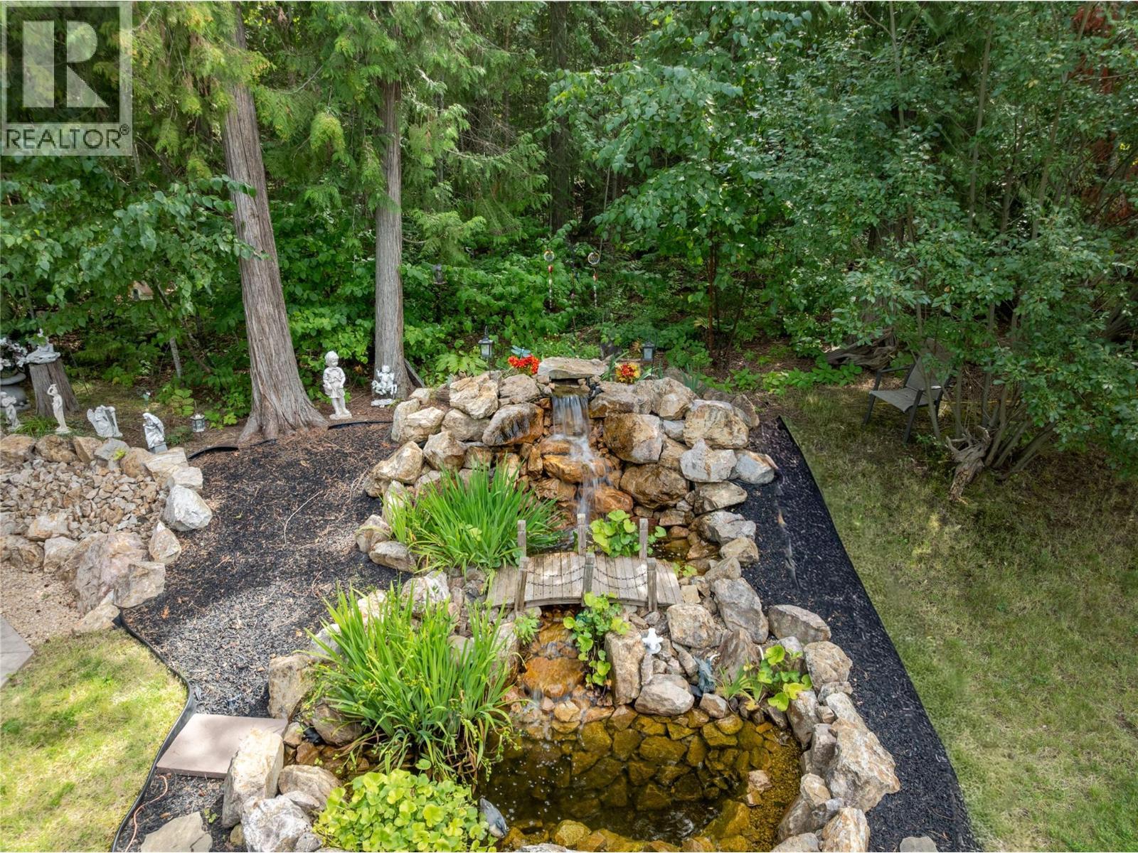 2746 Balmoral Road, Blind Bay, BC - Outdoor