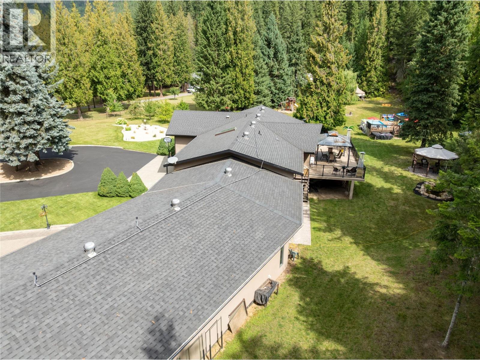 2746 Balmoral Road, Blind Bay, BC - Outdoor