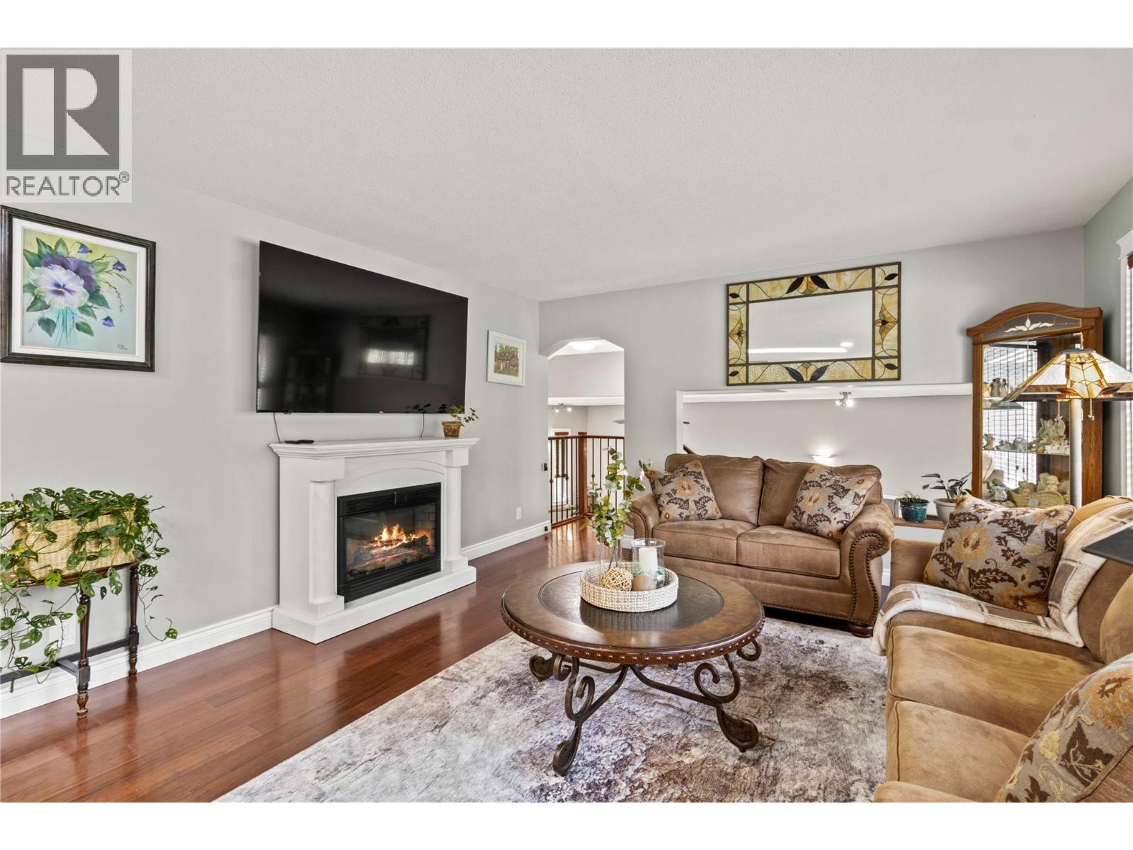 2746 Balmoral Road, Blind Bay, BC - Indoor Photo Showing Living Room With Fireplace