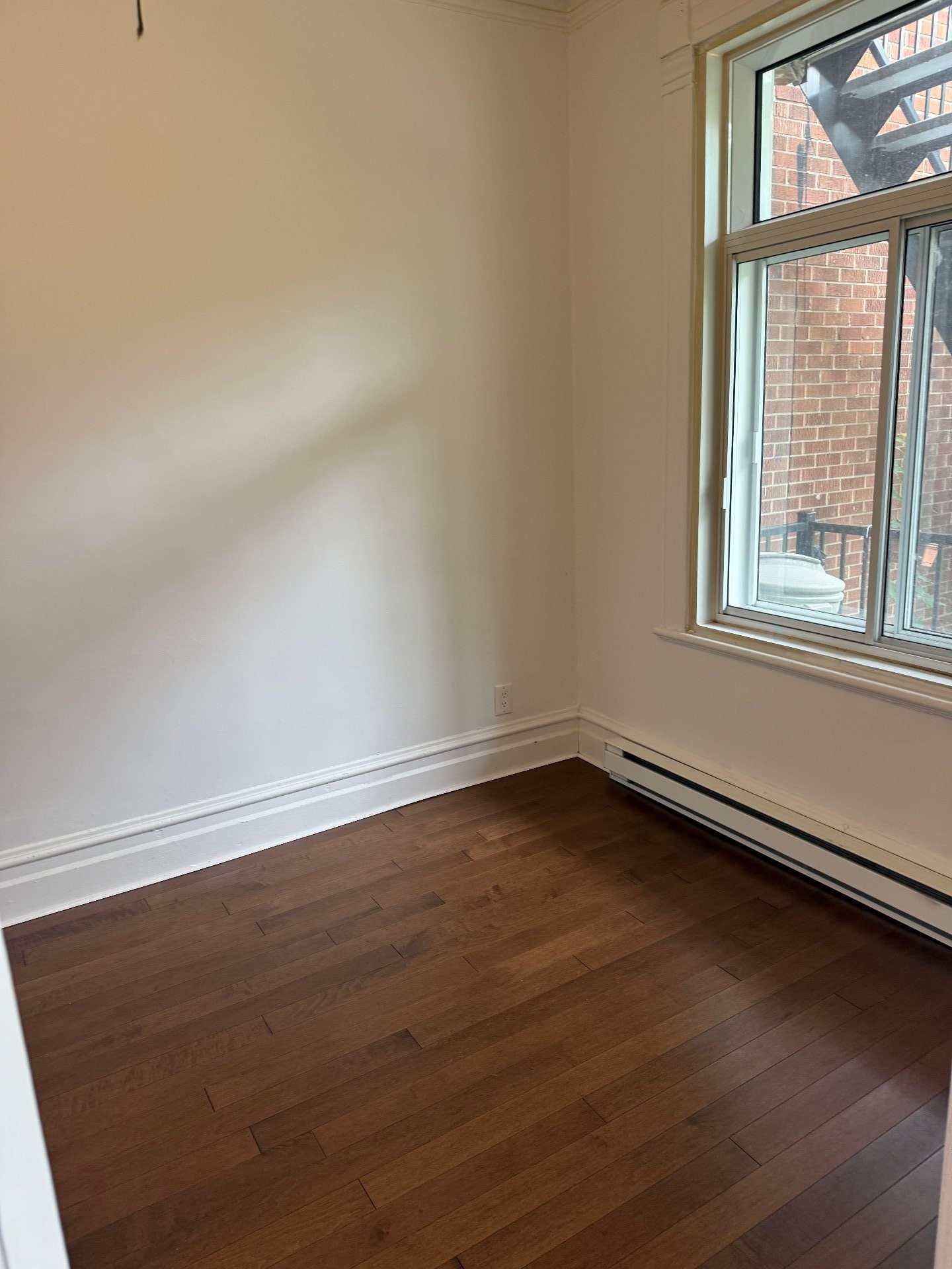 Chambre à coucher - 7159 Rue De La Roche, Montréal (Villeray/Saint-Michel/Parc-Extension), QC - Indoor Photo Showing Other Room