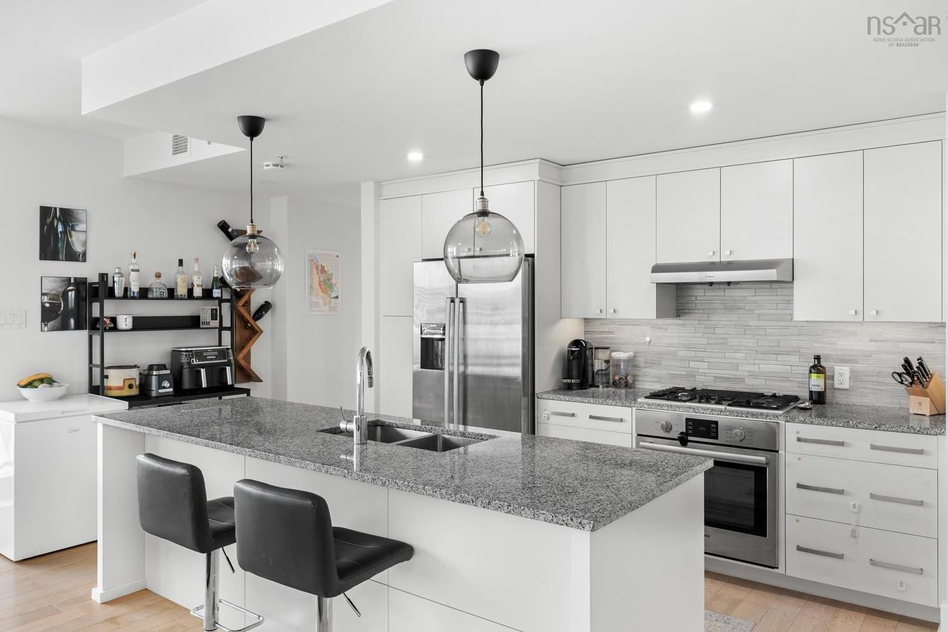 206 67 Kings Wharf Place, Dartmouth, NS