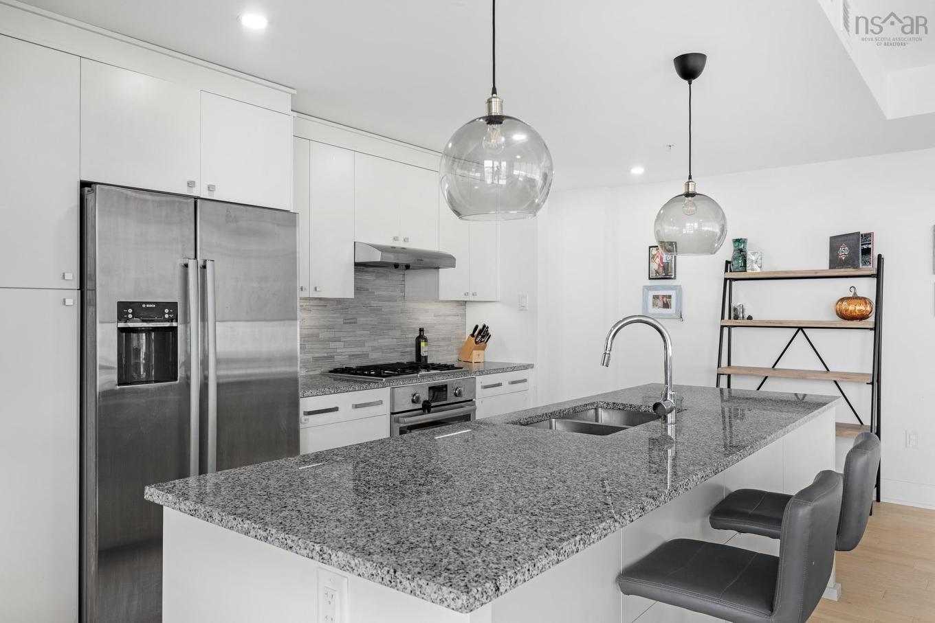 206 67 Kings Wharf Place, Dartmouth, NS