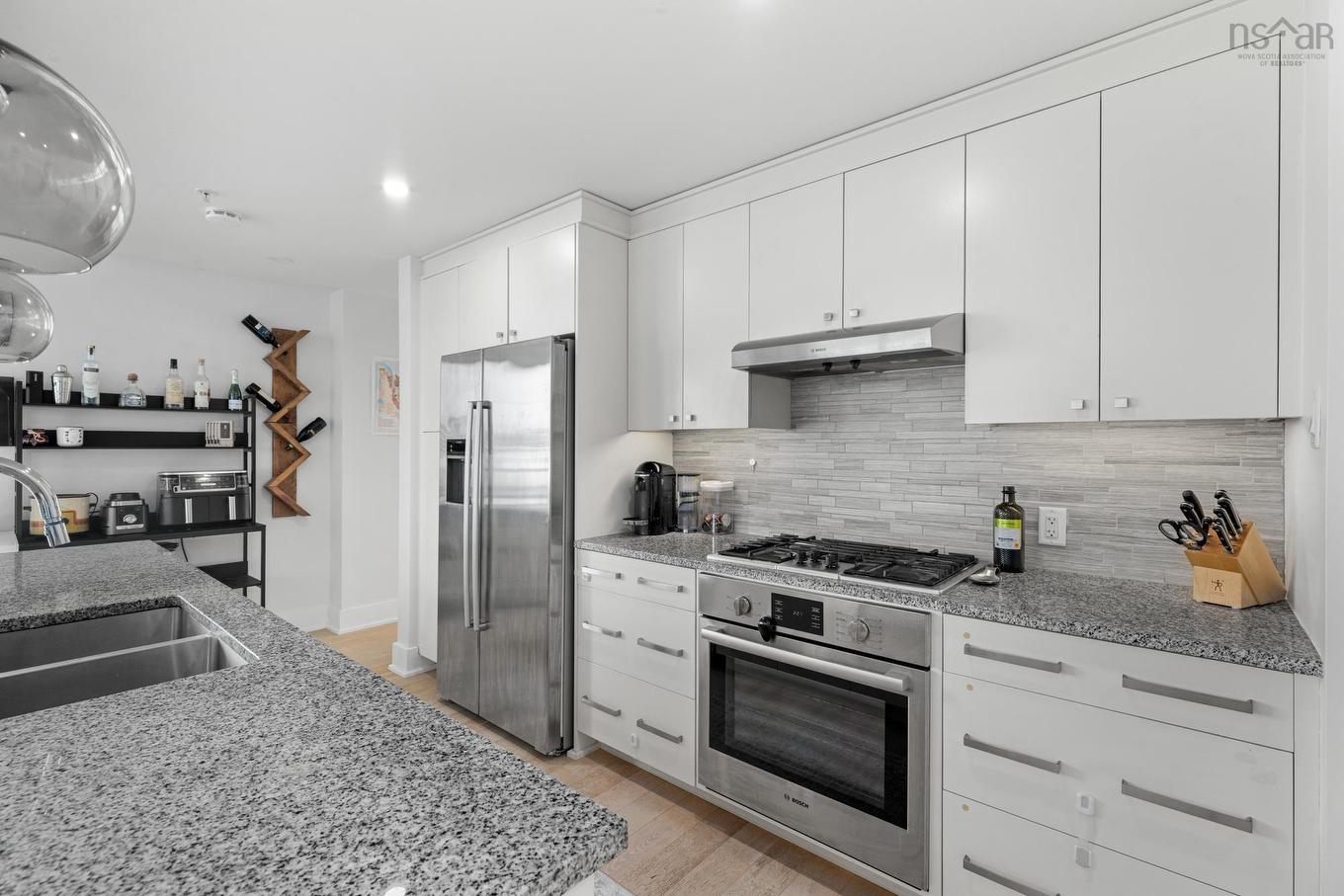 206 67 Kings Wharf Place, Dartmouth, NS