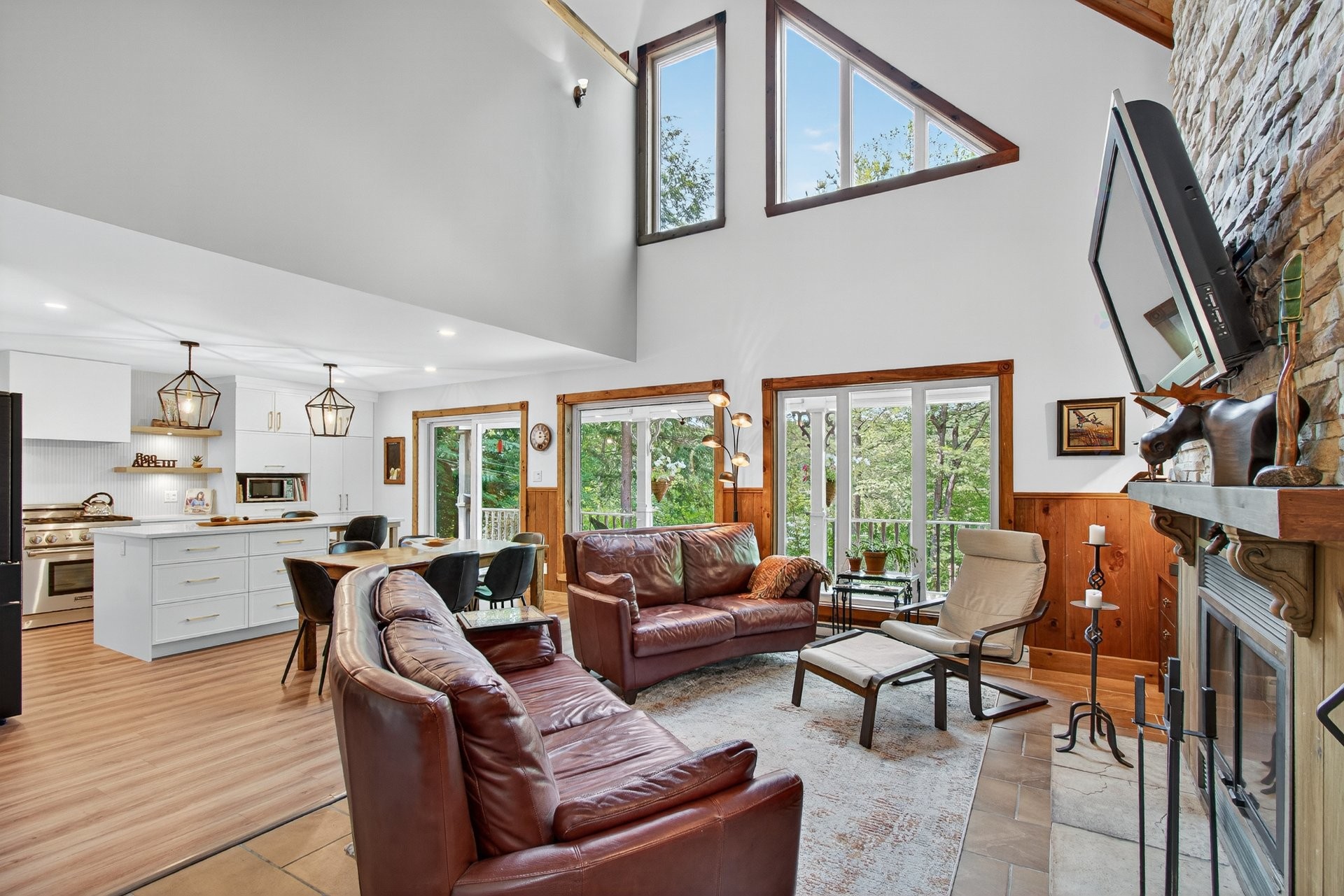 Vue d'ensemble - 126 Ch. Des Simoneau, Lac-Simon, QC - Indoor Photo Showing Living Room