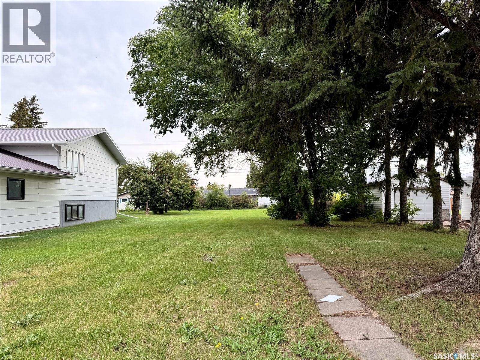 702 B Avenue E, Wynyard, SK