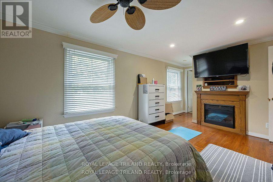 69 Shavian Boulevard, London North (North A), ON - Indoor Photo Showing Bedroom