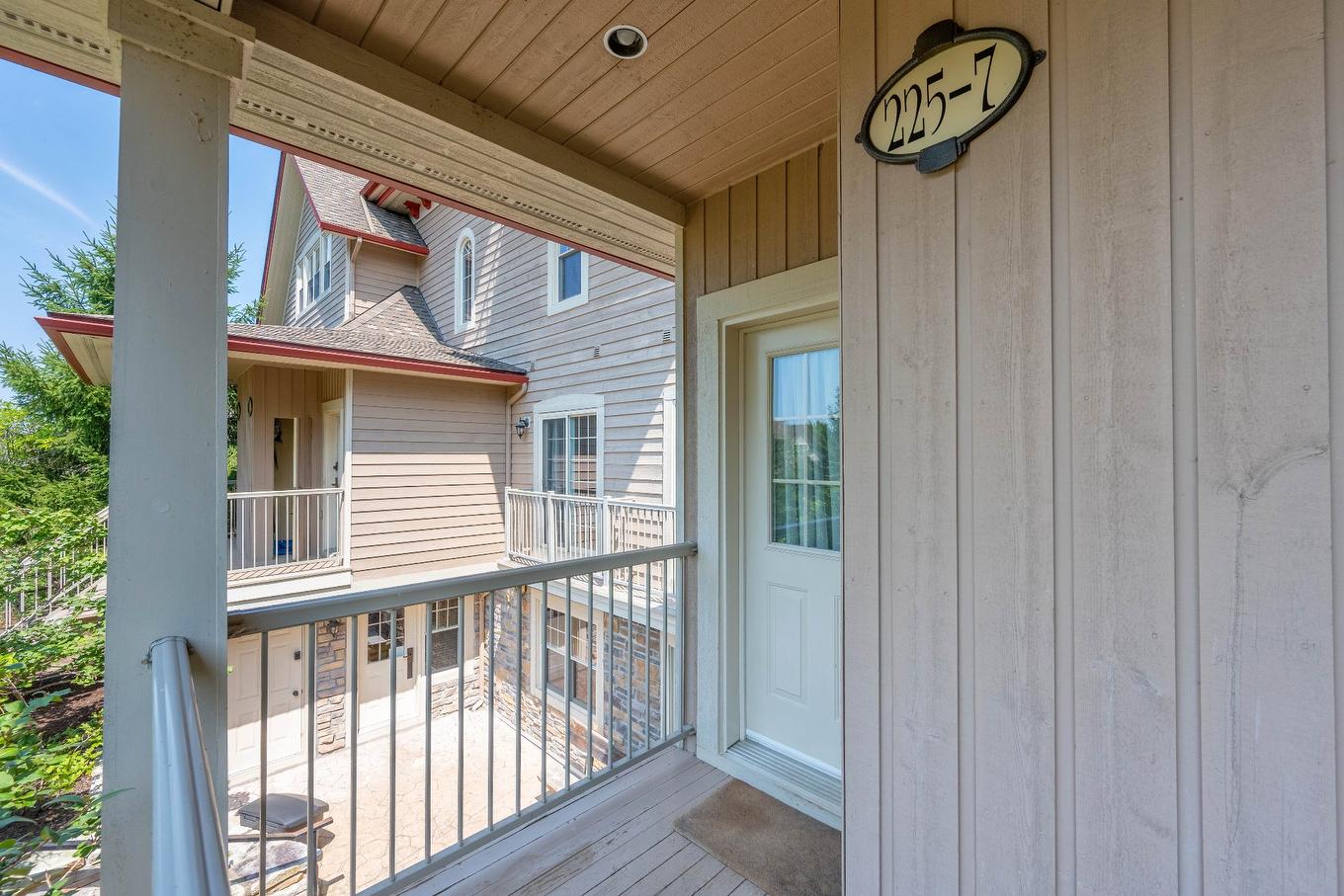 Exterior entrance - 7-225 Rue Du Mont-Plaisant, Mont-Tremblant, QC - Outdoor With Exterior