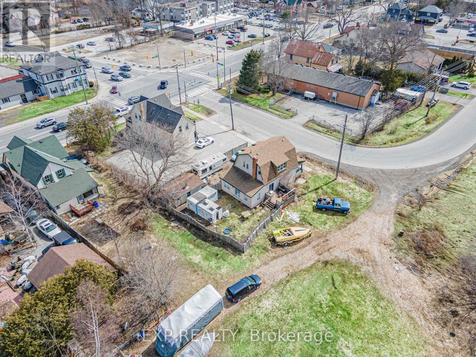 173&77 High Street, Georgina, ON