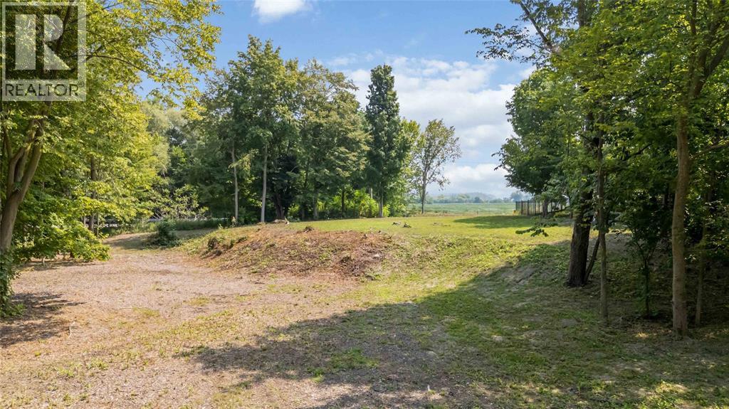 6851 Fleming Street, Plympton-Wyoming, ON