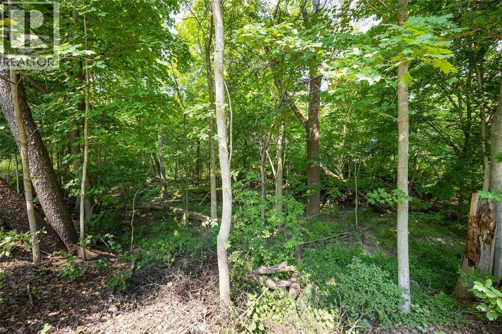 6851 Fleming Street, Plympton-Wyoming, ON