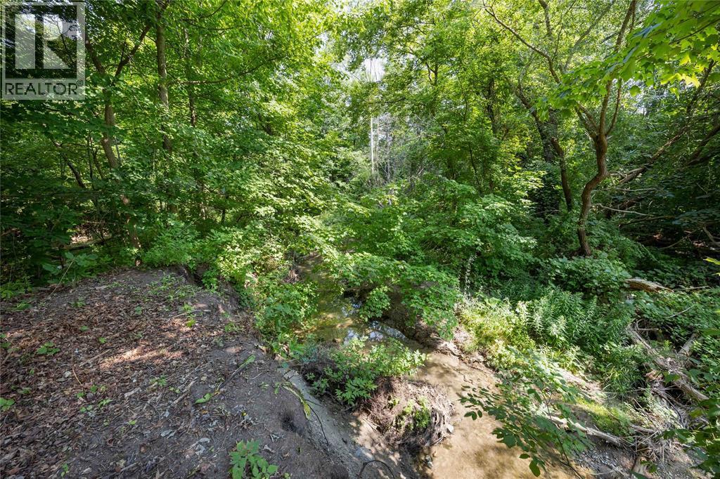 6851 Fleming Street, Plympton-Wyoming, ON