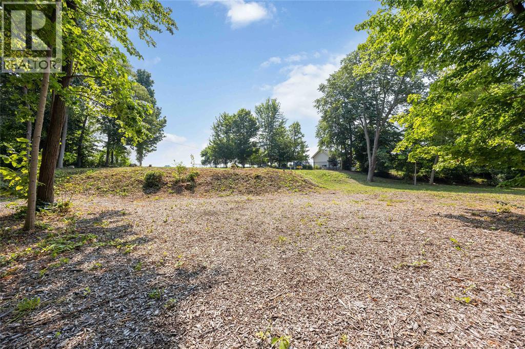 6851 Fleming Street, Plympton-Wyoming, ON