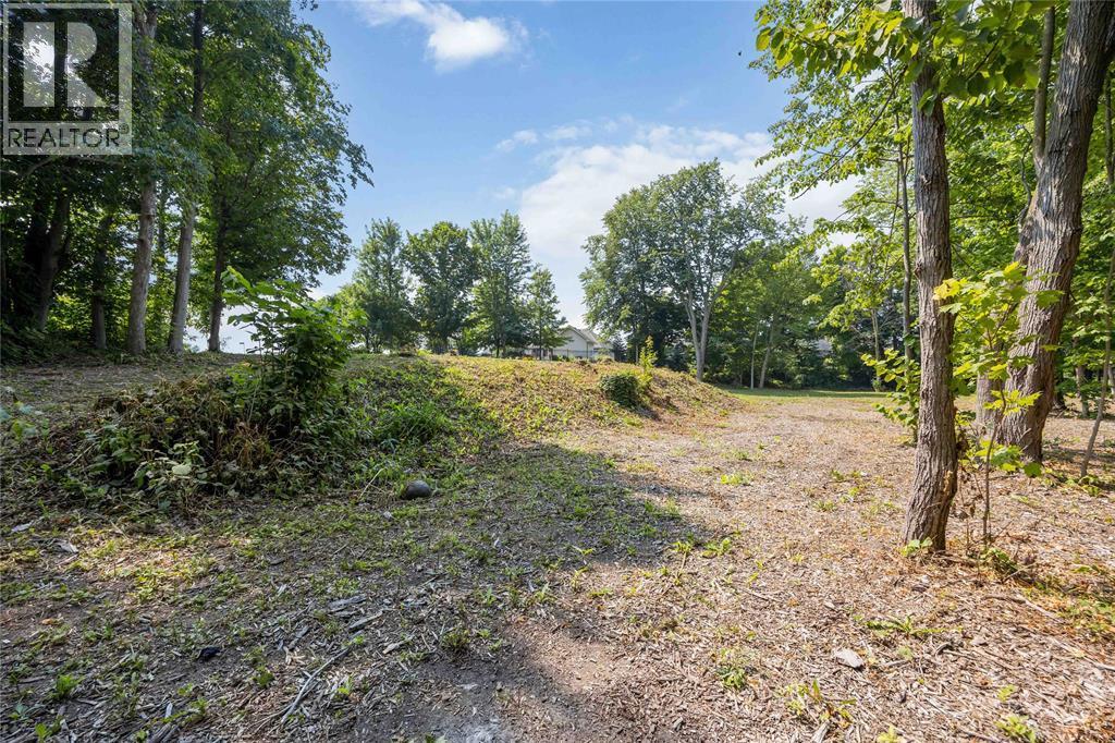 6851 Fleming Street, Plympton-Wyoming, ON