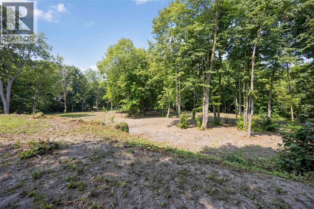 6851 Fleming Street, Plympton-Wyoming, ON