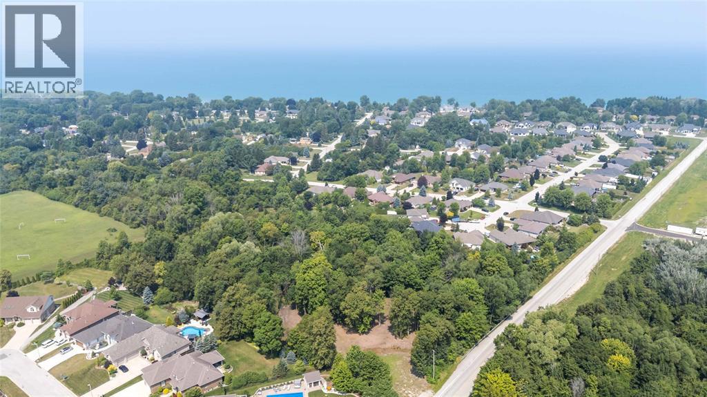 6851 Fleming Street, Plympton-Wyoming, ON