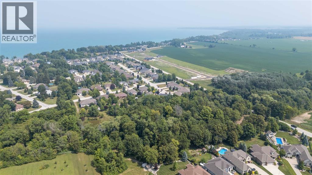 6851 Fleming Street, Plympton-Wyoming, ON