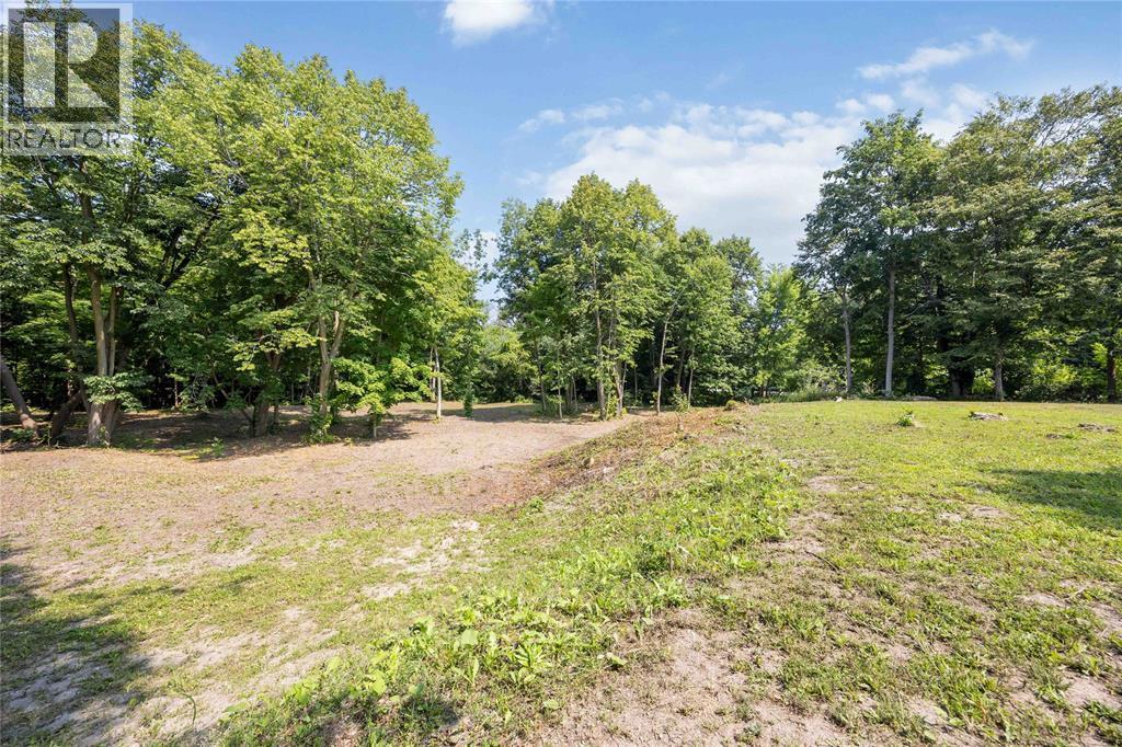 6851 Fleming Street, Plympton-Wyoming, ON