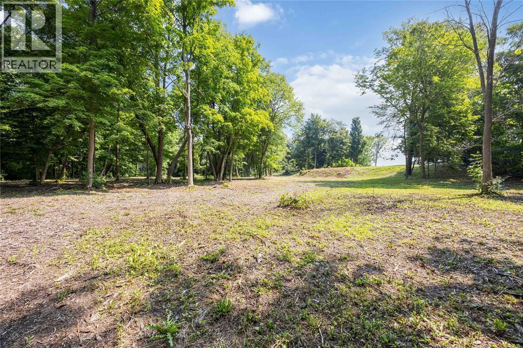 6851 Fleming Street, Plympton-Wyoming, ON