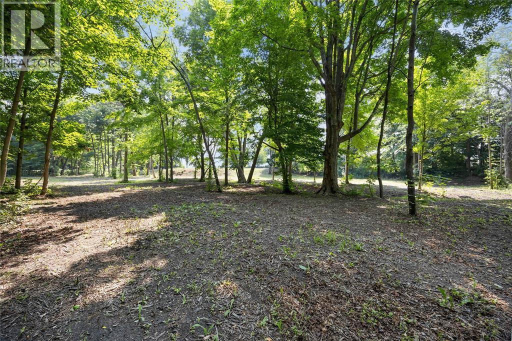 6851 Fleming Street, Plympton-Wyoming, ON