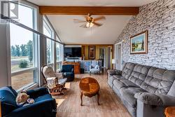 Large Living room for entertaining -