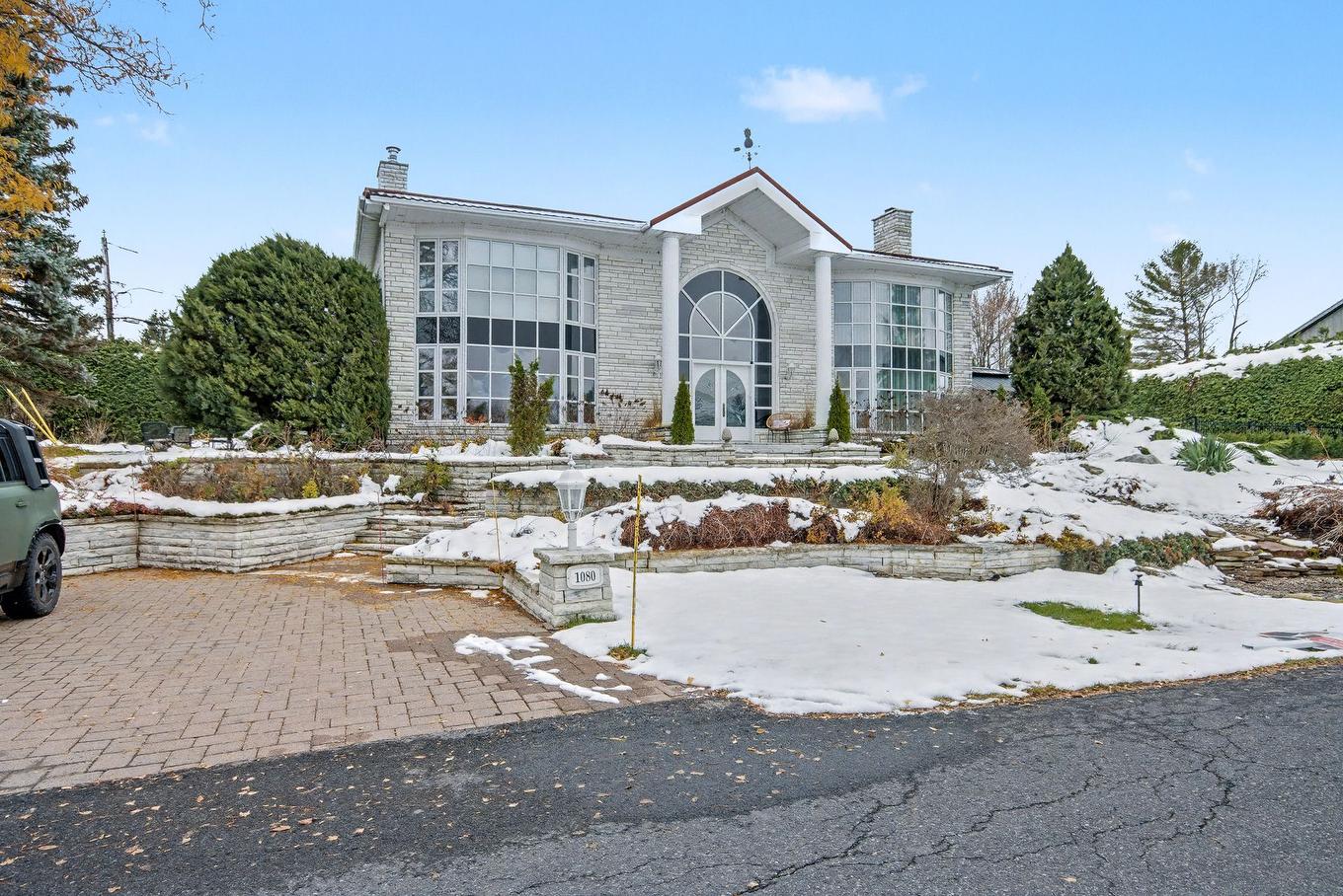 Frontage - 1080 Rue Ste-Thérèse, Saint-Jean-Sur-Richelieu, QC - Outdoor