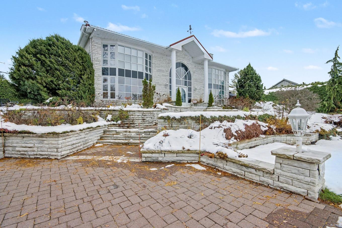 Frontage - 1080 Rue Ste-Thérèse, Saint-Jean-Sur-Richelieu, QC - Outdoor