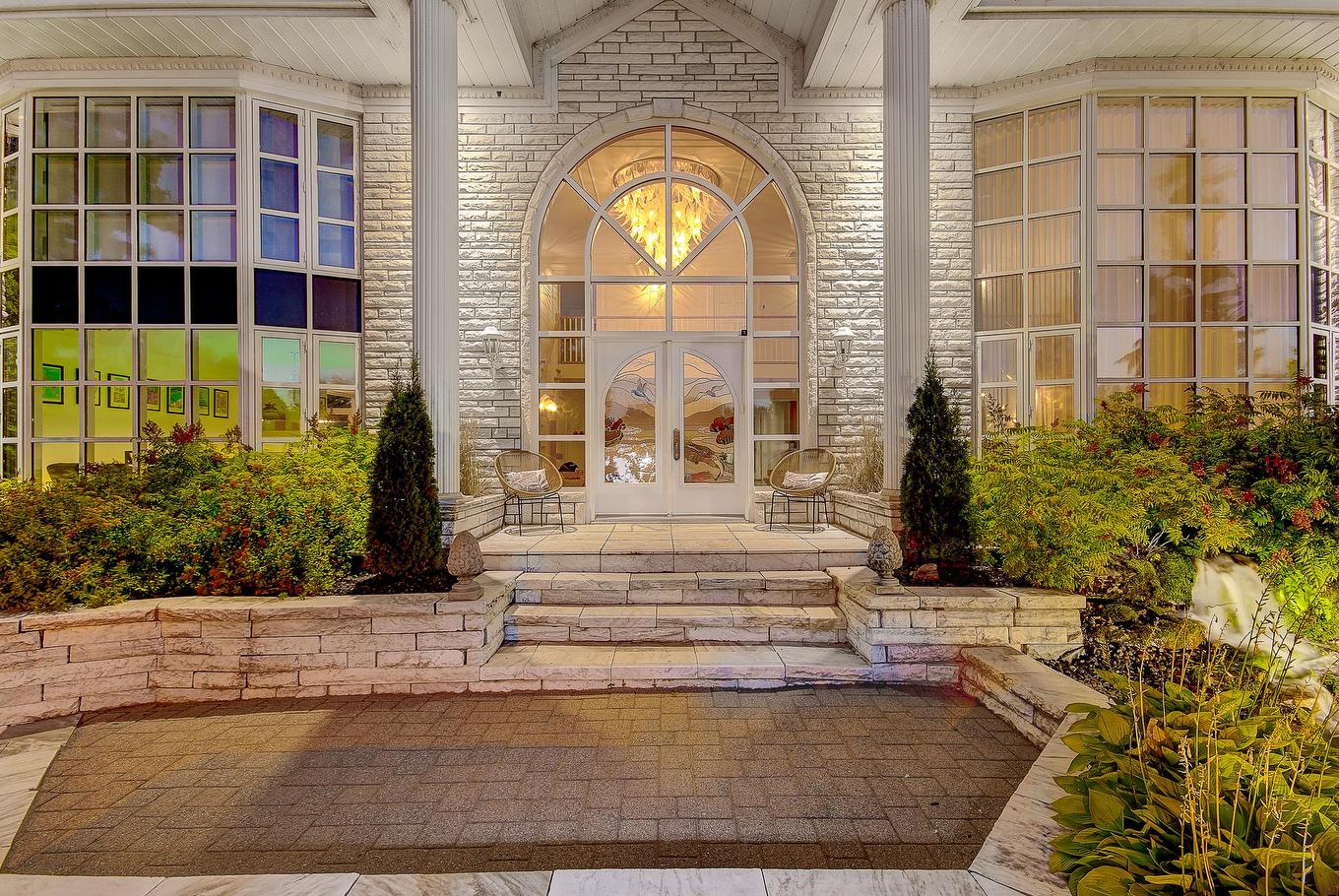 Frontage - 1080 Rue Ste-Thérèse, Saint-Jean-Sur-Richelieu, QC -