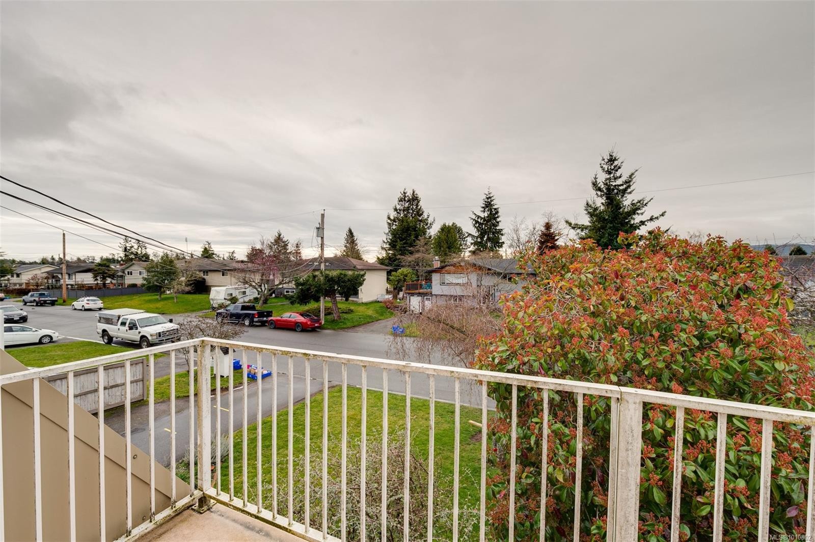 2031/2033 Melville Dr, Sidney, BC - Outdoor