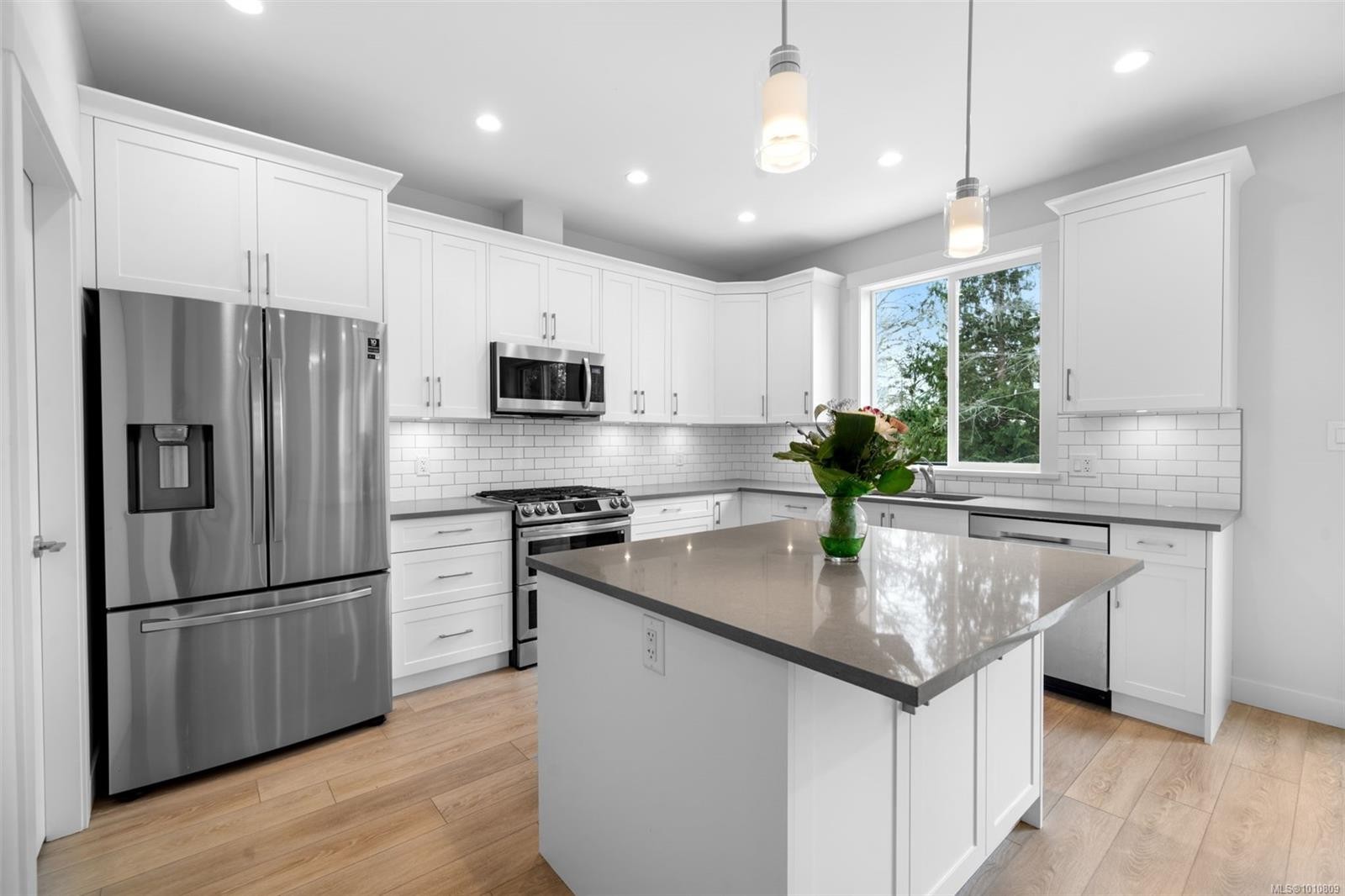 6439 Hopkins Crt, Sooke, BC