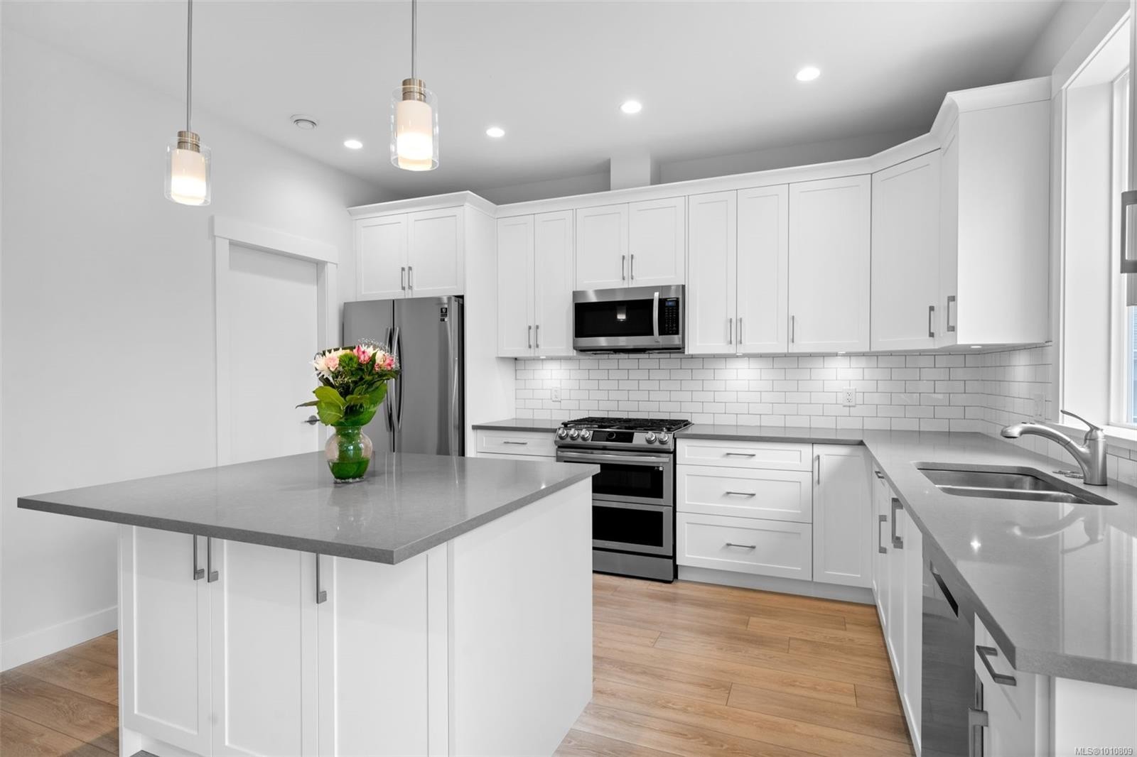 6439 Hopkins Crt, Sooke, BC