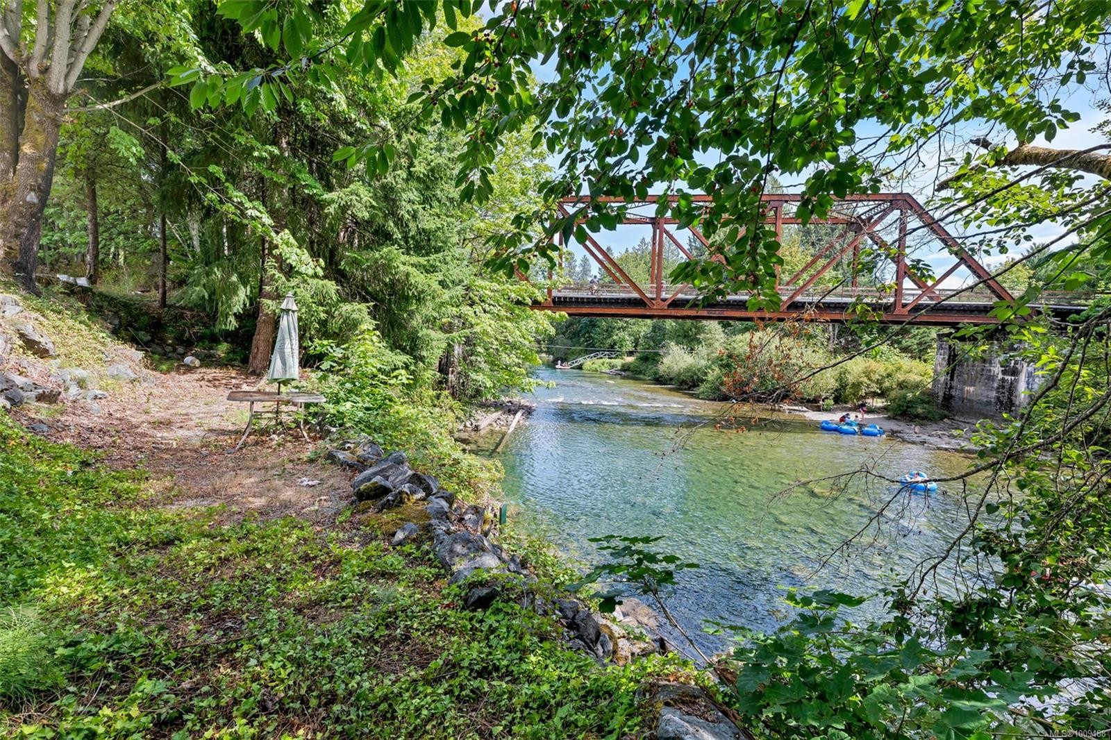 160 Cowichan Lake Rd, Lake Cowichan, BC