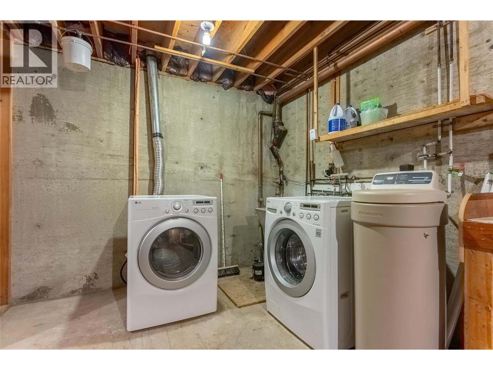 1200 Parke Road Unit# 5, Cache Creek, BC - Indoor Photo Showing Laundry Room