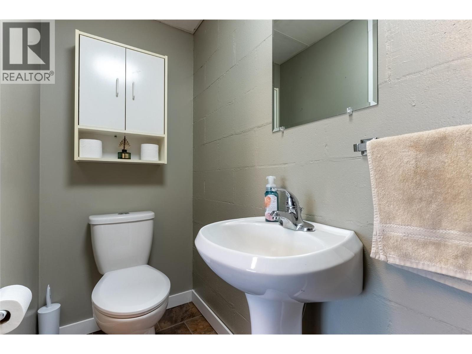 1200 Parke Road Unit# 5, Cache Creek, BC - Indoor Photo Showing Bathroom