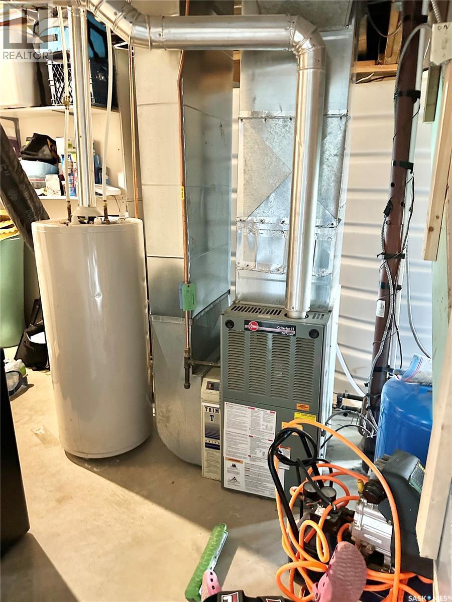 100 Misty Bay Drive, Big Shell, SK - Indoor Photo Showing Basement