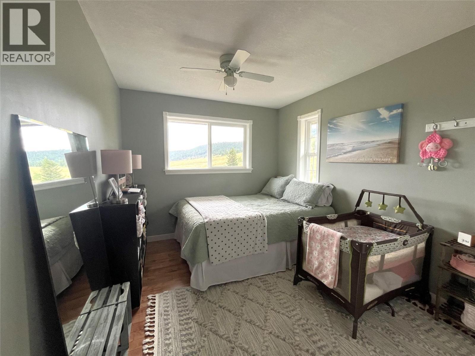 4425 Strawberry Heights Road, Kamloops, BC - Indoor Photo Showing Bedroom