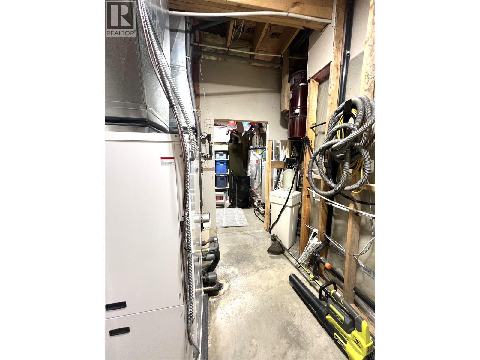 4425 Strawberry Heights Road, Kamloops, BC - Indoor