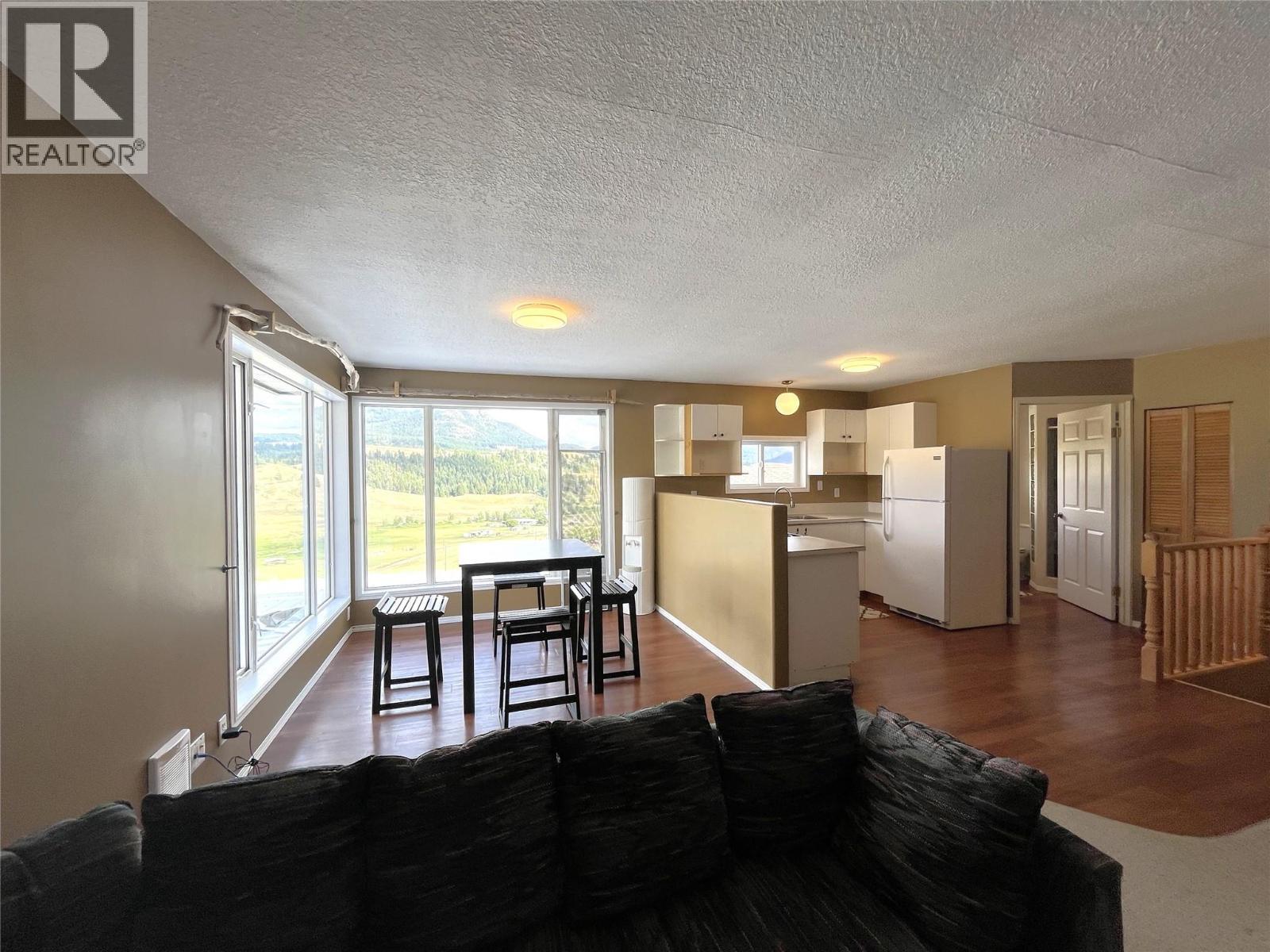 4425 Strawberry Heights Road, Kamloops, BC - Indoor