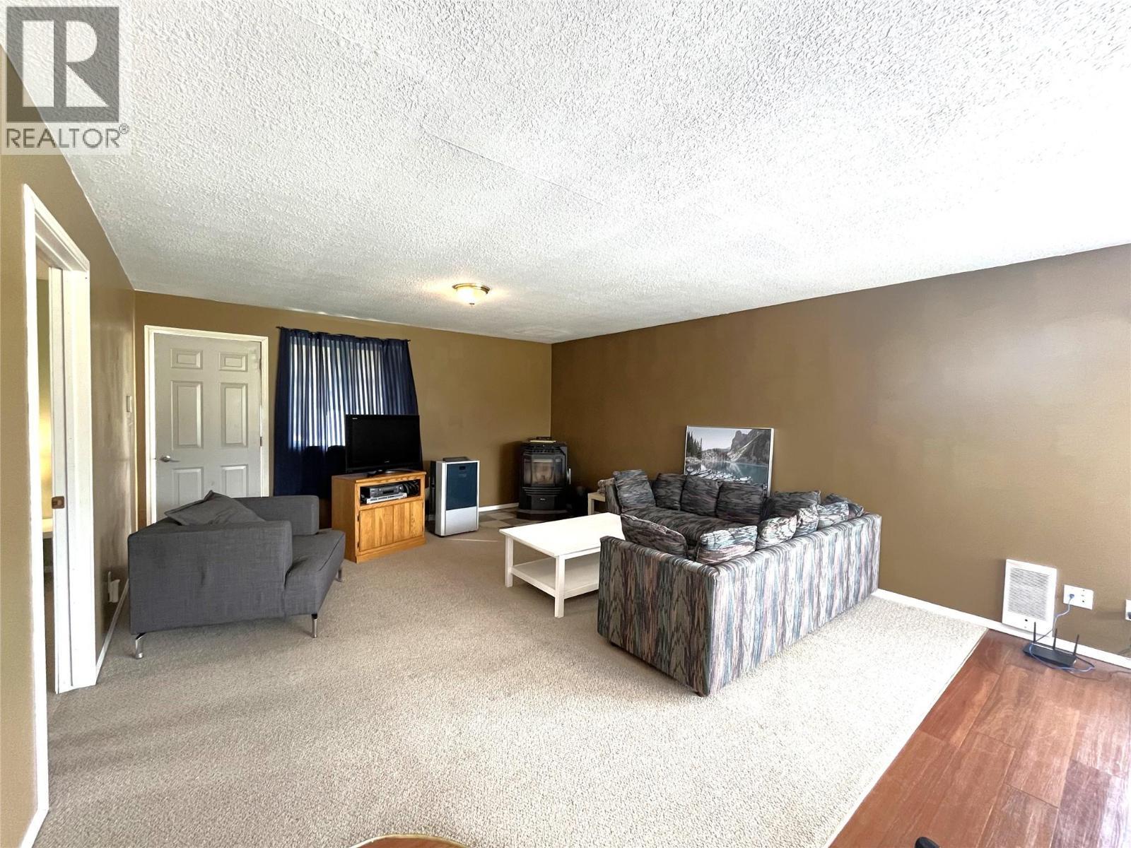 4425 Strawberry Heights Road, Kamloops, BC - Indoor