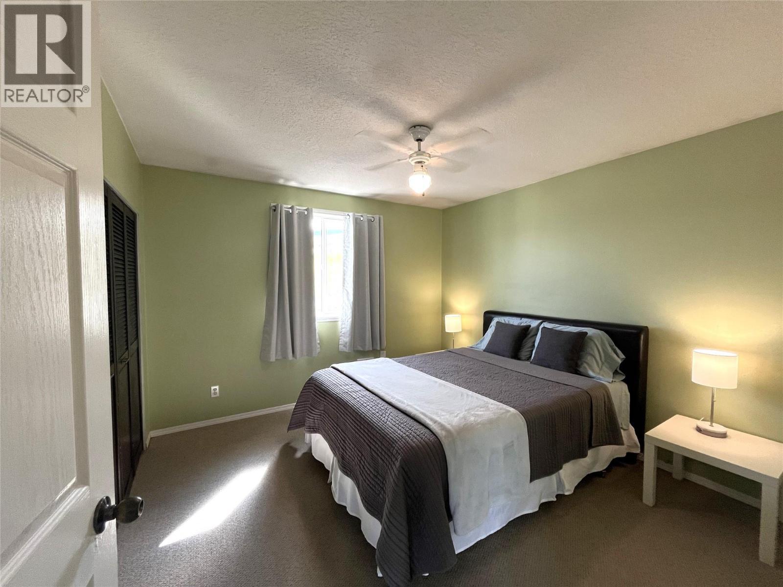 4425 Strawberry Heights Road, Kamloops, BC - Indoor Photo Showing Bedroom