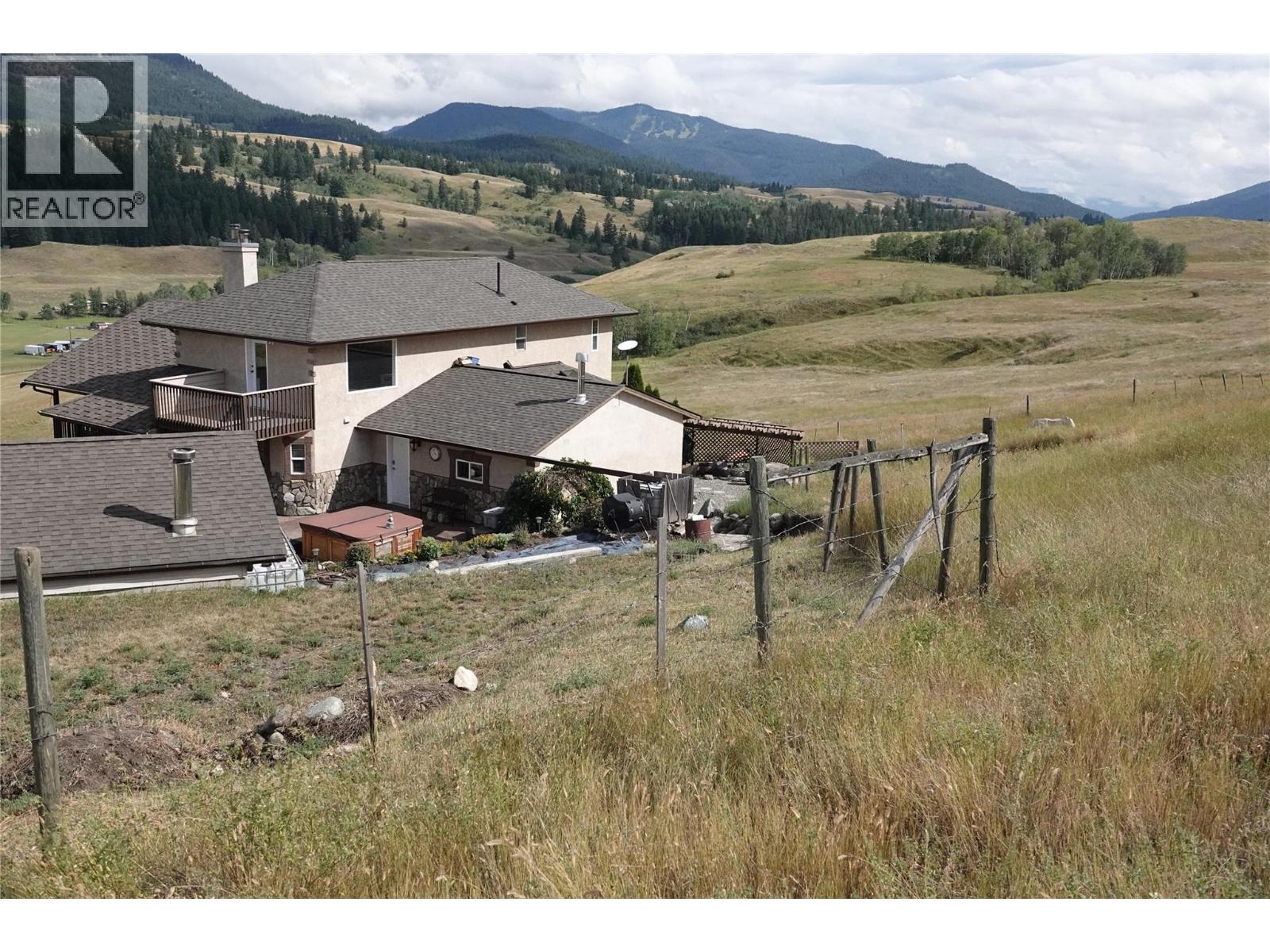 4425 Strawberry Heights Road, Kamloops, BC - Outdoor With View