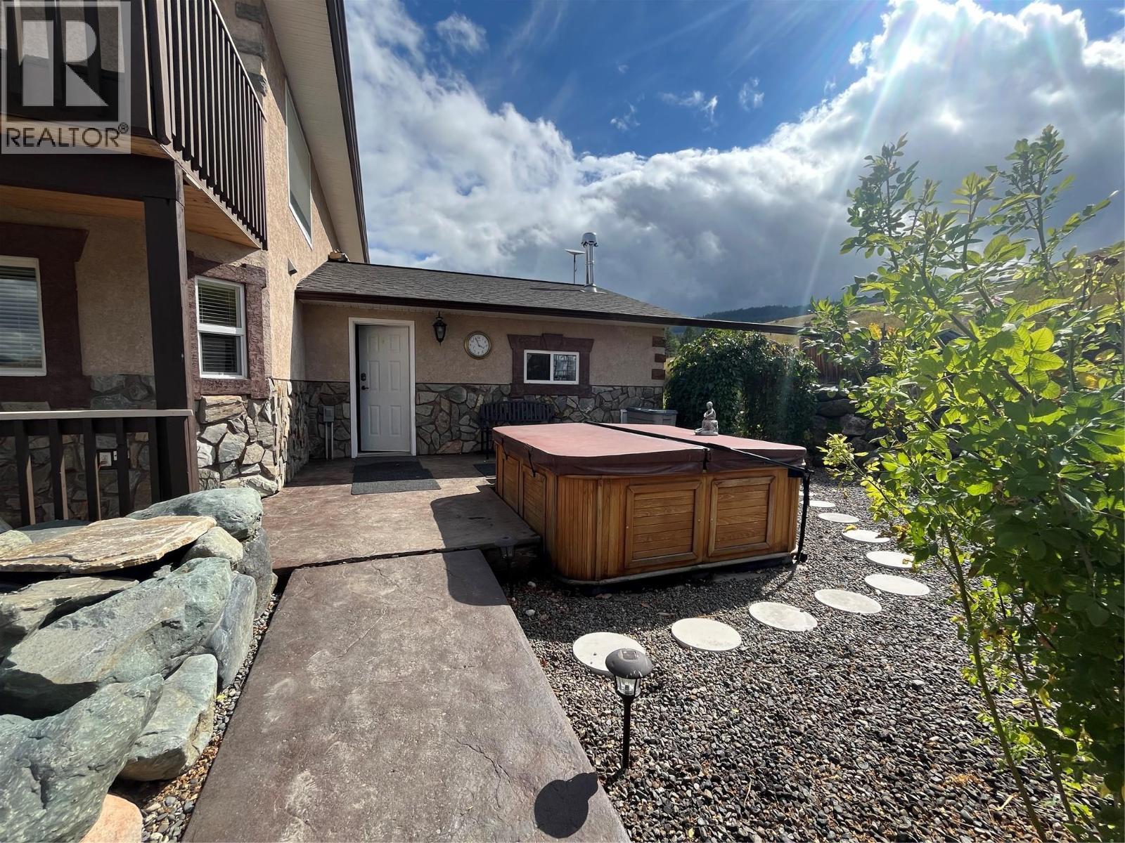 4425 Strawberry Heights Road, Kamloops, BC - Outdoor With Deck Patio Veranda
