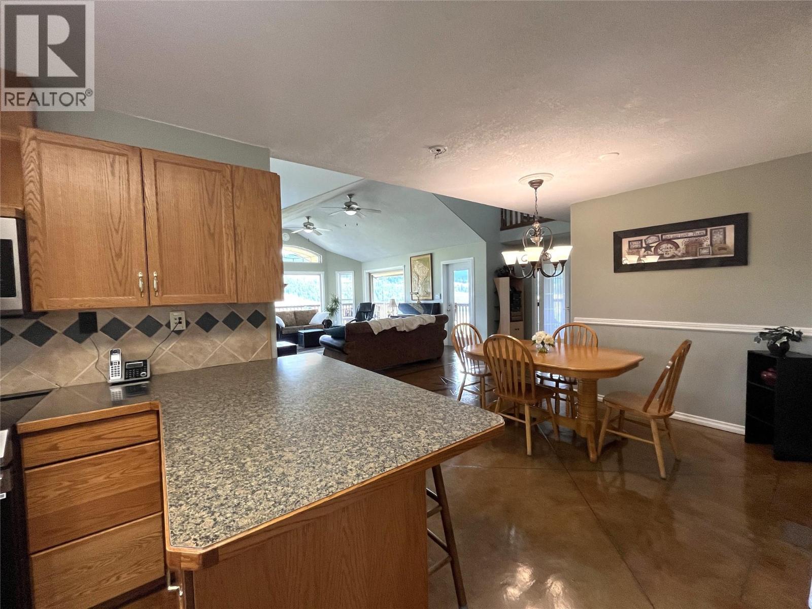 4425 Strawberry Heights Road, Kamloops, BC - Indoor