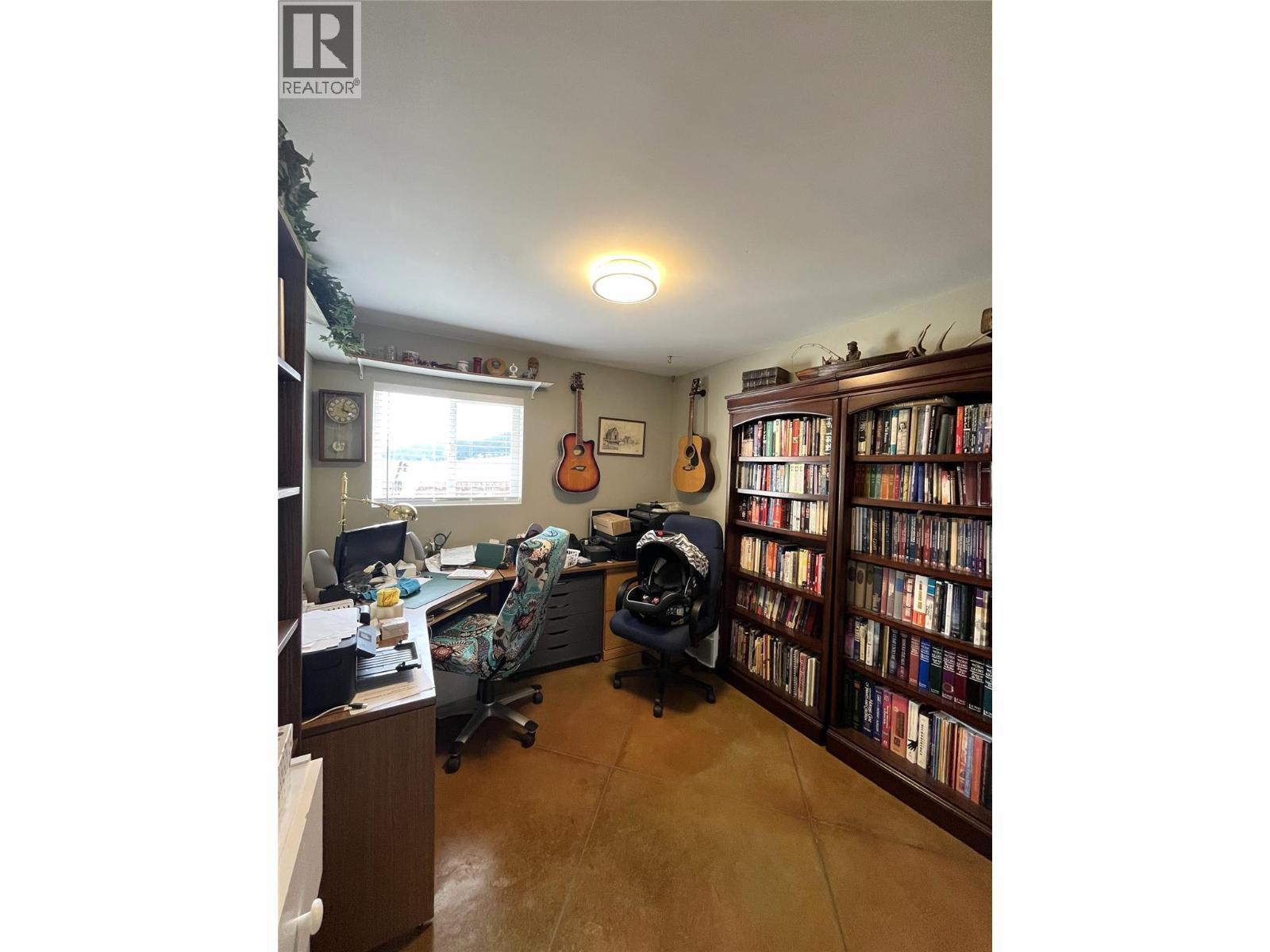 4425 Strawberry Heights Road, Kamloops, BC - Indoor Photo Showing Office