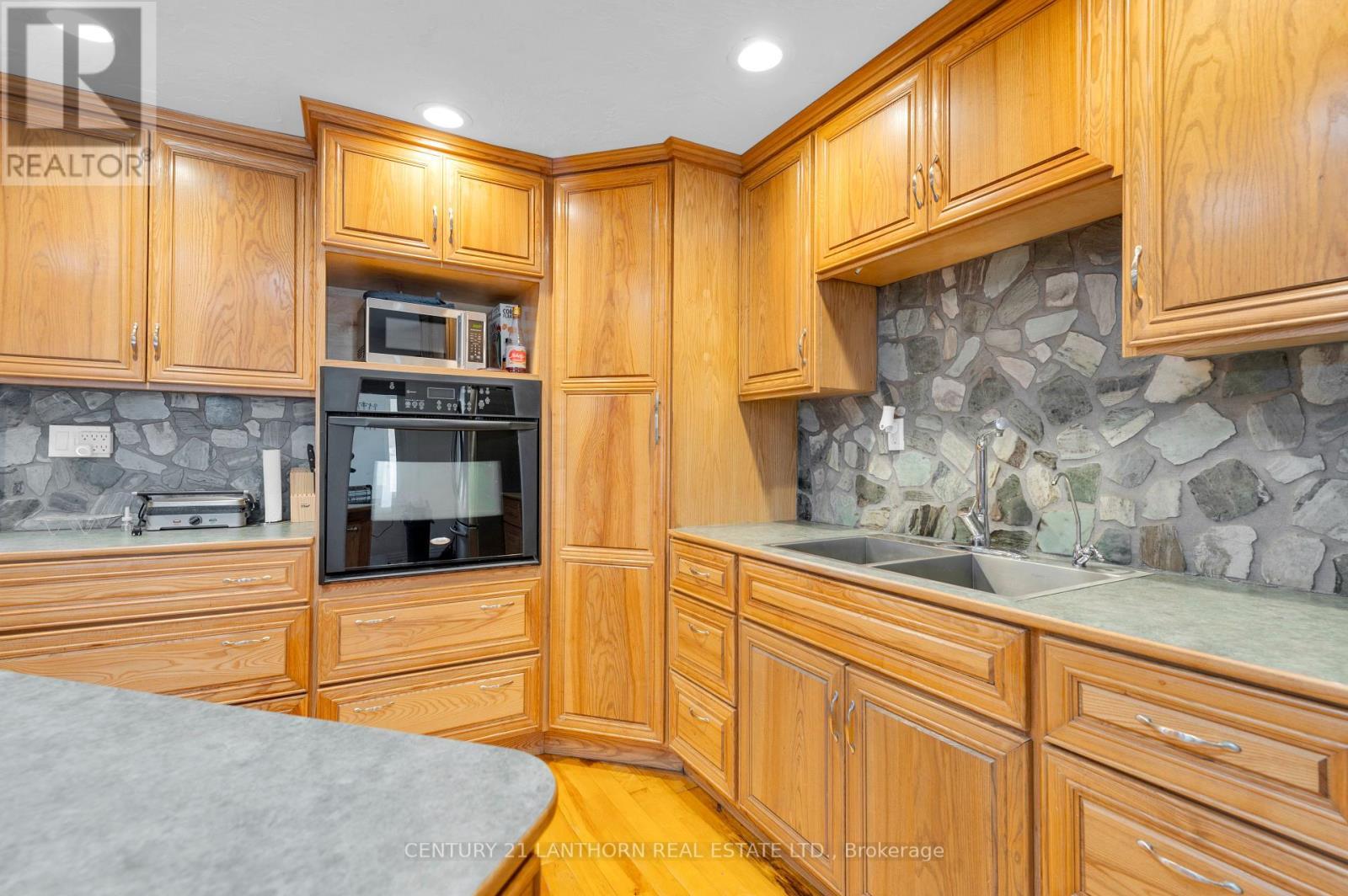 495 Barker Road, Madoc, ON - Indoor Photo Showing Kitchen With Double Sink