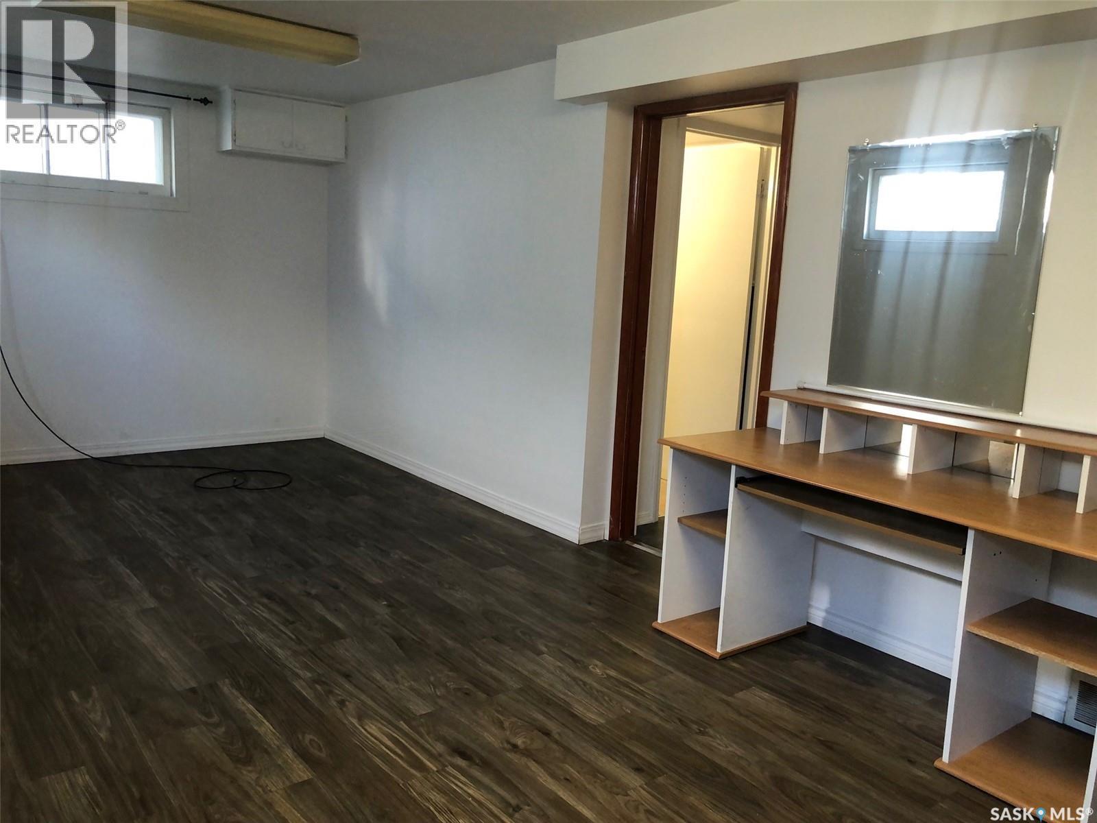 303 Fourth Avenue E, Canora, SK - Indoor